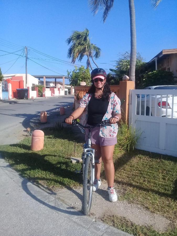 Aruba Backpackers Apartment Oranjestad Luaran gambar