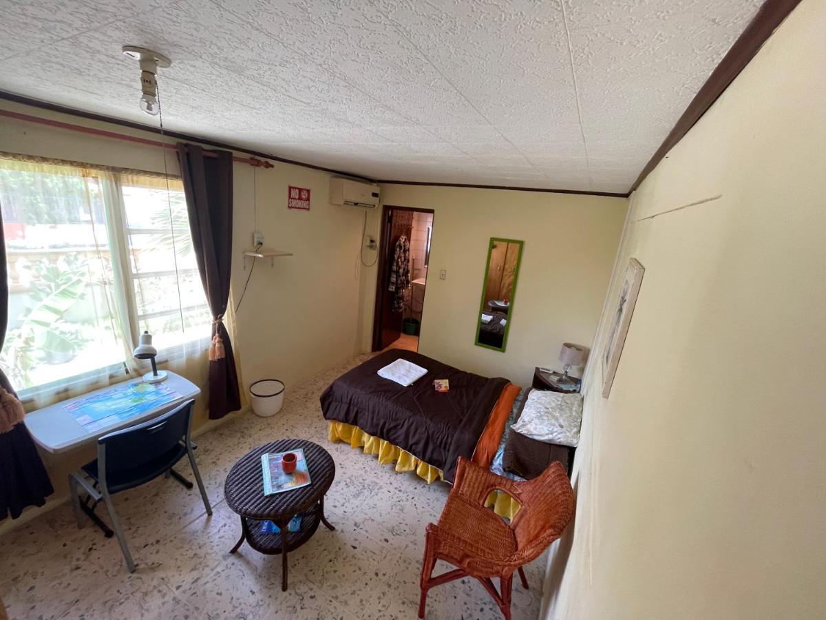 Aruba Backpackers Apartment Oranjestad Luaran gambar