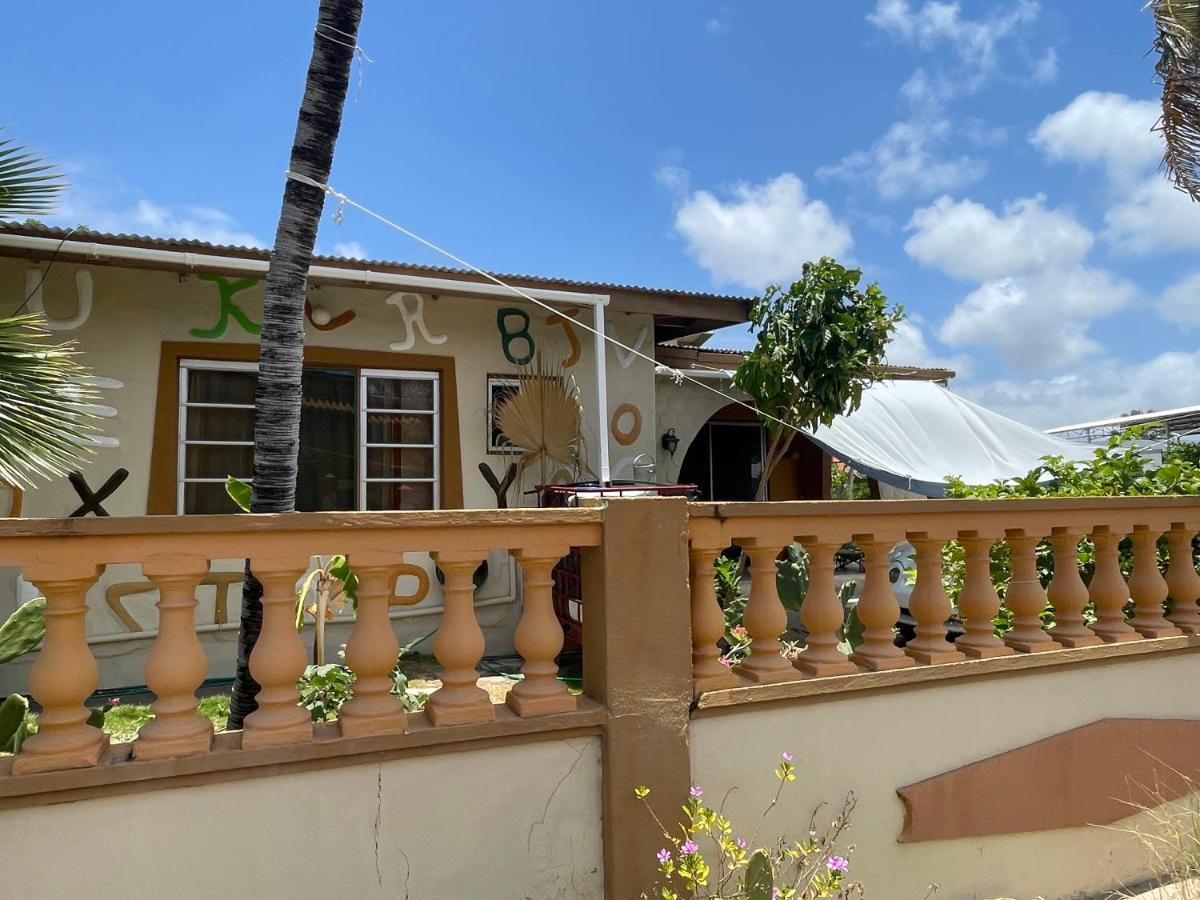 Aruba Backpackers Apartment Oranjestad Luaran gambar